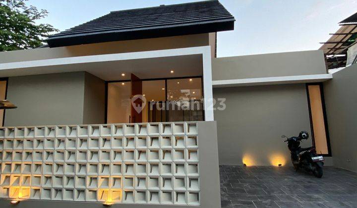 Rumah Cantik Minimalis Modern Dekat UII  1