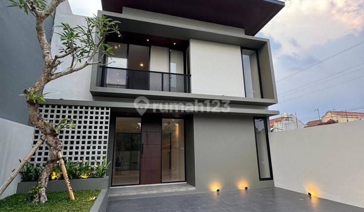 Rumah Mewah Minimalis Modern Dekat UPN 1