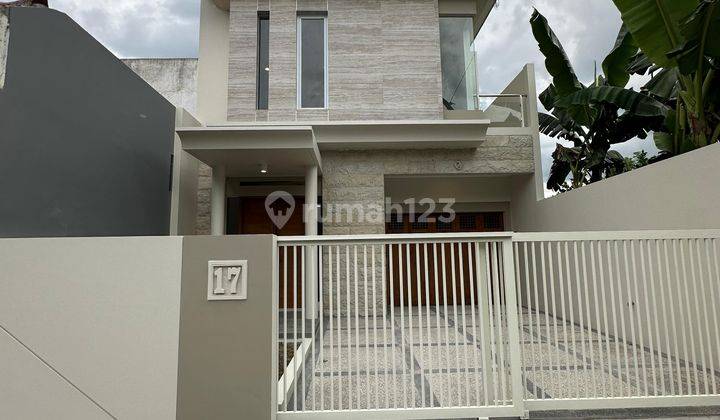 Rumah Mewah Minimalis Modern Dekat Jogja Bay  1