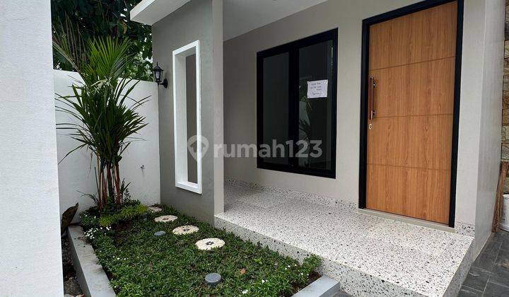 Rumah Cantik Minimalis Modern Dekat Pasar Godean  2