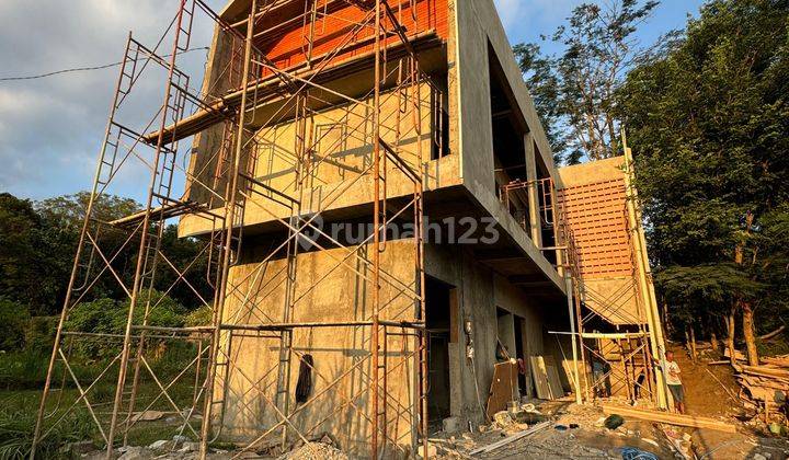 Rumah Mewah Minimalis Modern Dekat UII  2