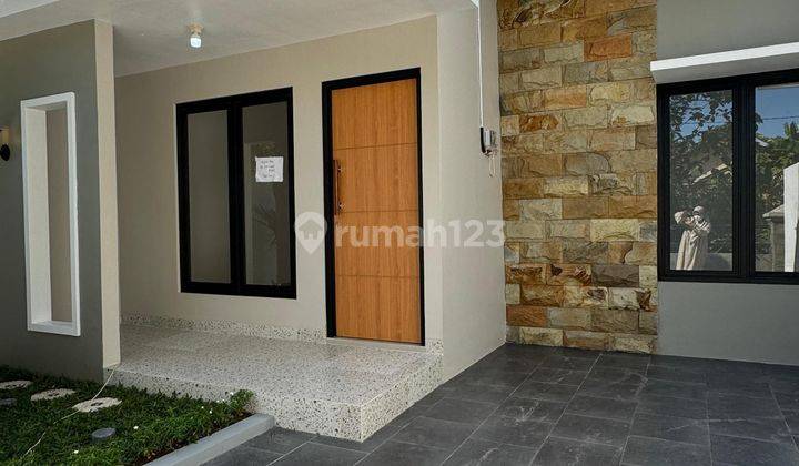 Rumah Cantik Minimalis Modern Dekat Pasar Godean  2