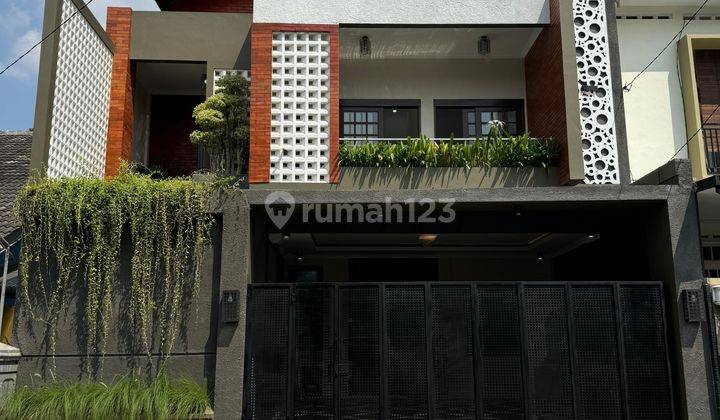 Rumah Mewah Minimalis Modern di Maguwoharjo  1