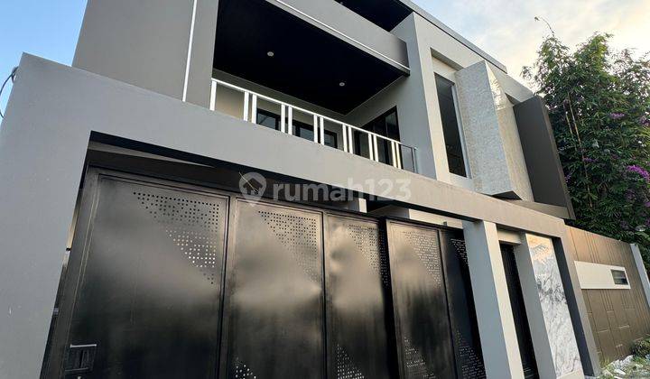 Rumah Mewah Minimalis Modern Dekat UII  1