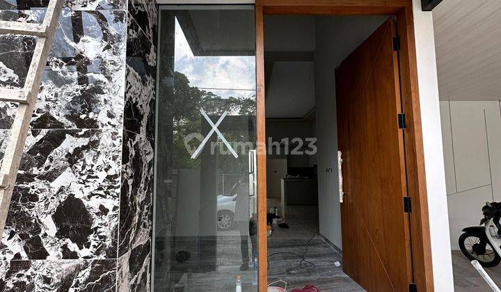 Rumah Mewah Minimalis Modern Dekat UII  2