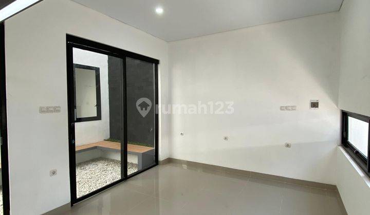 Rumah Mewah Minimalis Modern Dekat UII  2