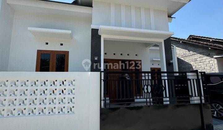 Rumah Mewah Minimalis Modern Dekat SD Budi Mulia  1