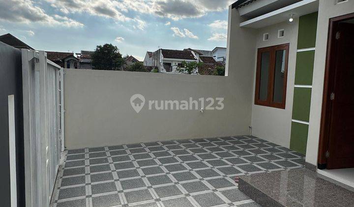 Rumah cantik Minimalis Modern Dekat UII  2