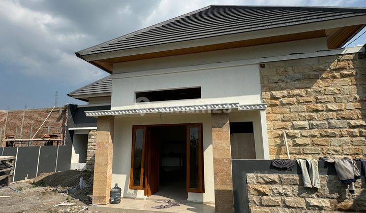 Rumah Cantik Minimalis Modern Dekat UII  1