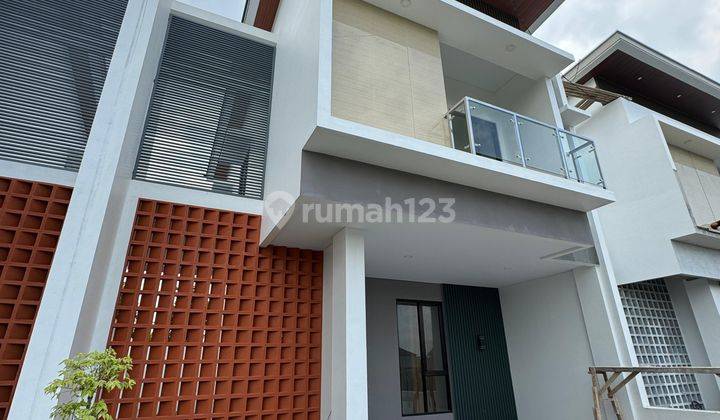 Rumah Mewah Minimalis Modern Dekat UII  1