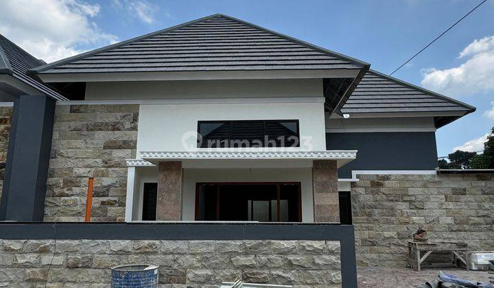 Rumah Mewah Minimalis Modern Dekat UII  1