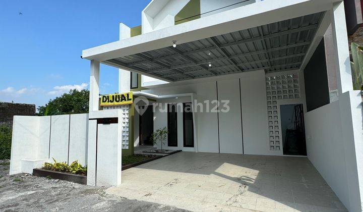 Rumah Mewah Minimalis Modern Dekat UII  2