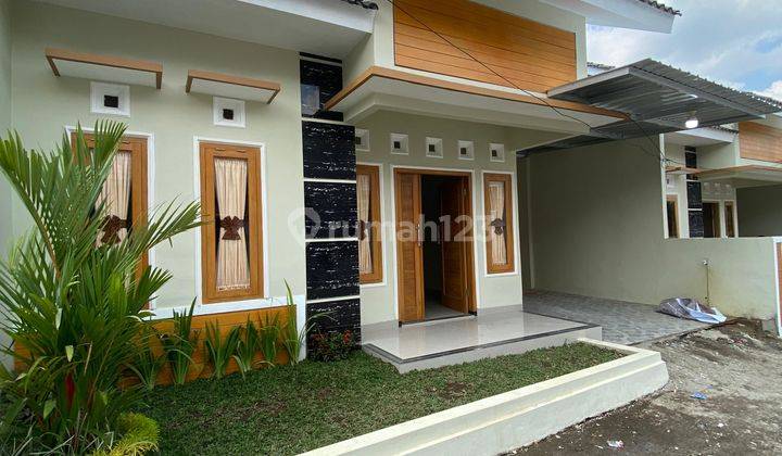 Rumah Mewah Minimalis Modern Di Maguwoharjo  1