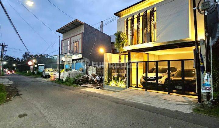 Rumah Mewah Minimalis Modern Dekat UII  2