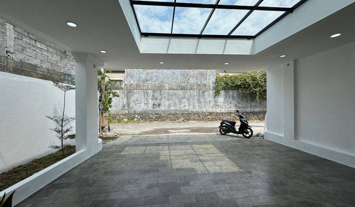 Rumah Mewah Minimalis Modern Dekat UMY  2