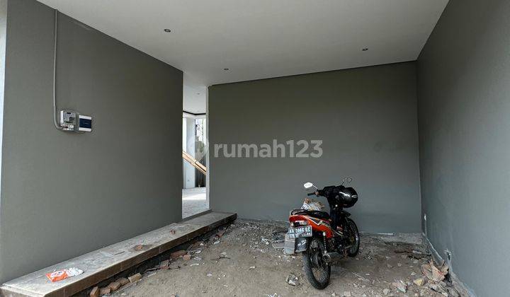 Rumah Mewah Minimalis Modern Dekat Uii  2