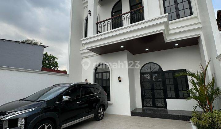 Rumah 2 Lantai Klasik Di Tajem Maguwoharjo 1