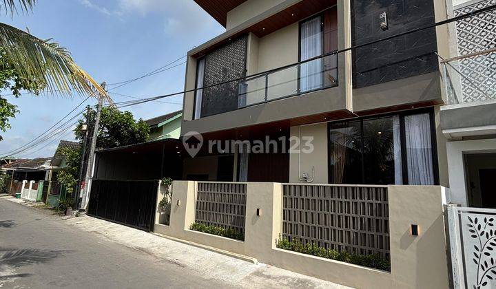 Rumah Mewah 2 Lantai Full Furnished Di Purwomartani 1