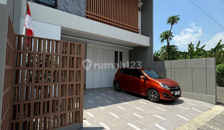 Rumah Mewah Minimalis Modern Dekat Upn 2