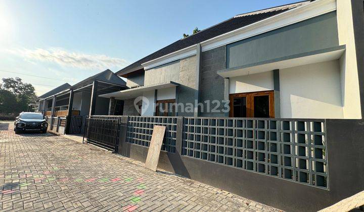 Rumah Minimalis Modern Dekat Uii  1