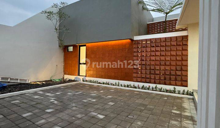 Rumah Mewah Minimalis Modern Dekat Uii  2