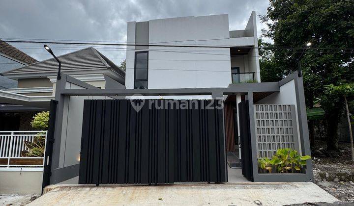 Rumah Model Industrial Modern Dekat Kampus Uii 1