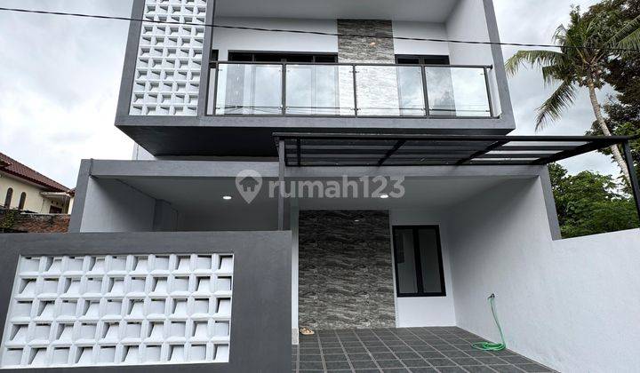 Rumah 2 Lantai Di Jalan Kaliurang Km 8 Minomartani 1