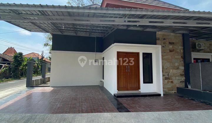 Rumah Mewah Minimalis Modern Dekat UII  1