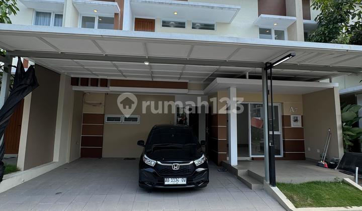 Rumah Mewah 2 Lantai Di Perumahan Nogotirto
