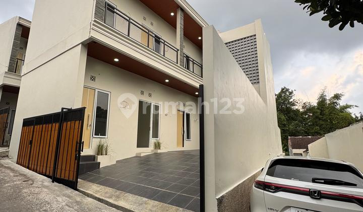 Kos Eksklusif 9 Kamar Belakang Kampus Uii