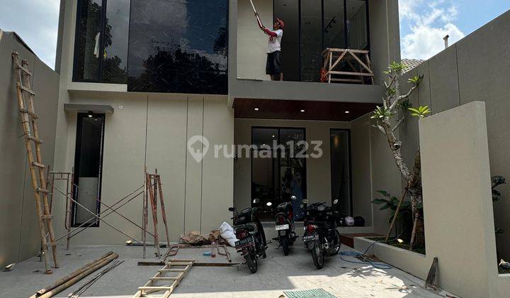 Rumah Mewah Minimalis Modern Dekat Upn  1