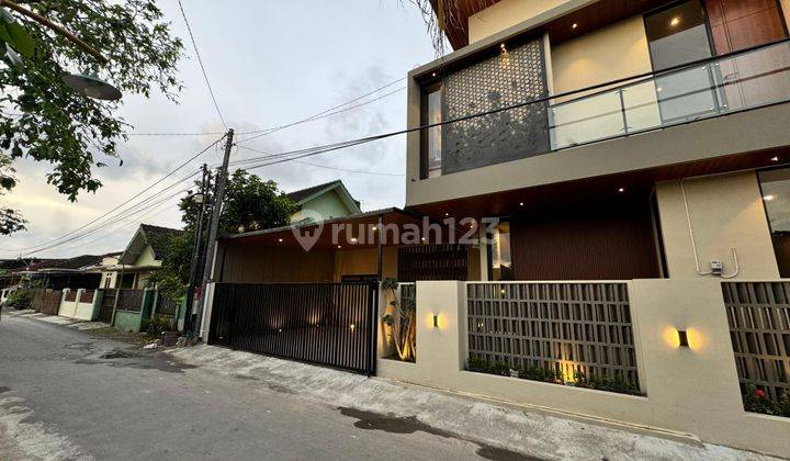 Rumah Mewah 2 Lantai Full Furnished Di Purwomartani 2