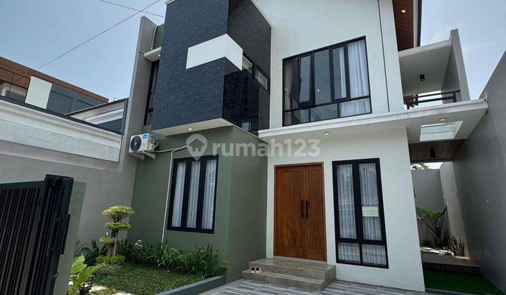 Rumah Mewah Minimalis Modern Dekat Uii  1