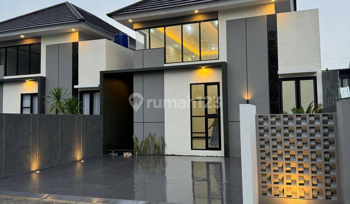 Rumah Mewah Minimalis Modern Dekat Uii  1