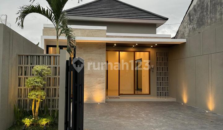 Rumah 1 Lantai Modern Atap Limasan Tropis Rumah 1 Lantai Modern Atap Limasan Tropis