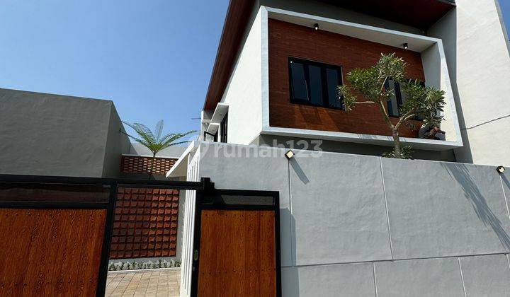 Rumah Mewah Minimalis Modern Dekat Uii  1