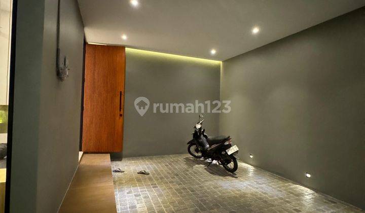 Rumah Mewah Minimalis Modern Dekat Uii  2