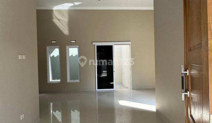 Rumah Minimalis Cantik Dekat Uii  2