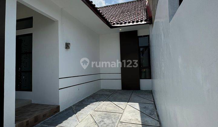 Rumah Mewah Minimalis Modern Dekat Uii  2