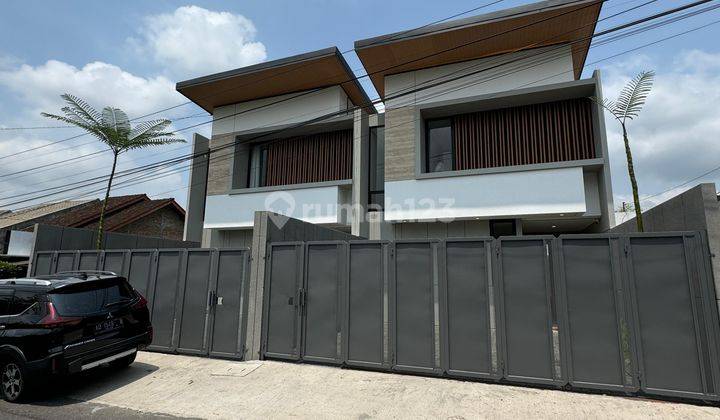 Rumah Mewah Minimalis Modern Dekat Uii  1