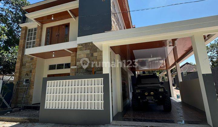 Rumah Mewah Minimalis Modern Dekat Uii  1