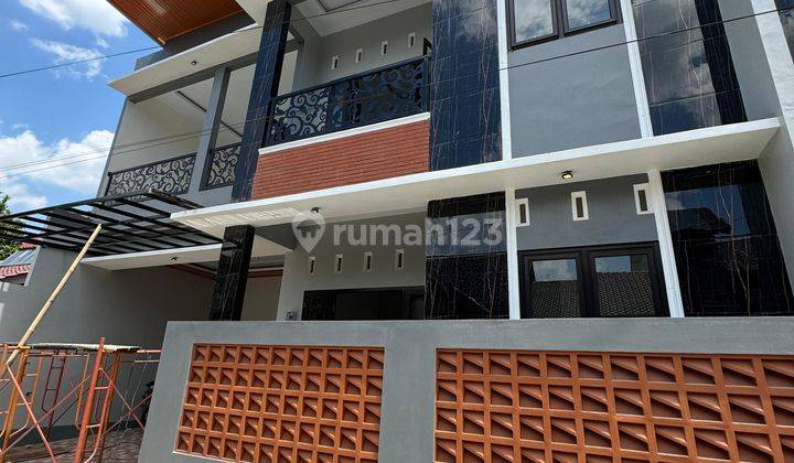 Rumah Mewah Minimalis Modern Dekat Jogja Bay  1