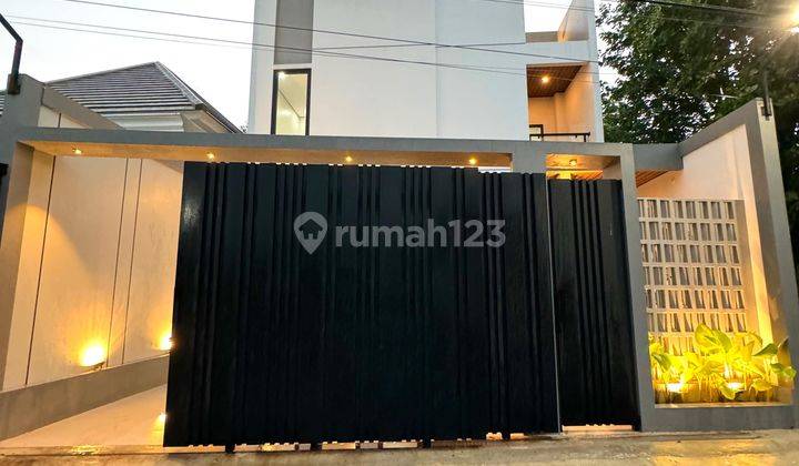 Rumah Model Industrial Modern Dekat Kampus Uii 1