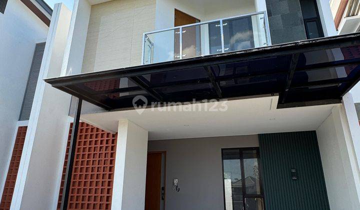 Rumah Mewah Minimalis Modern Dekat Uii  1