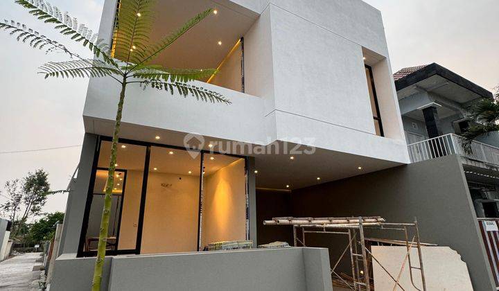 Rumah Mewah Minimalis Modern Dekat Uii  1