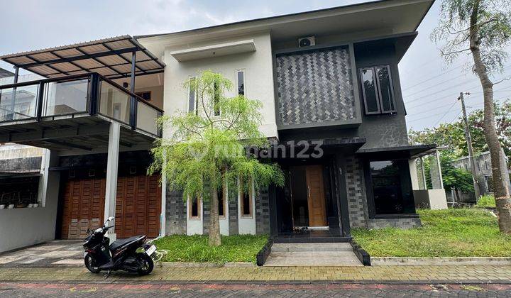 Rumah Mewah Minimalis Modern Dekat Pasar Rejodani 1