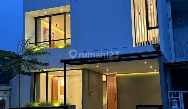 Rumah Mewah Minimalis Modern Dekat Uii  1