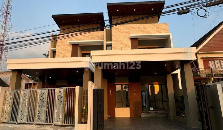 Rumah 2 Lantai Model Kontemporer Modern   1