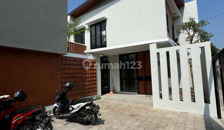 Rumah Mewah Minimalis Modern Dekat Uii  2