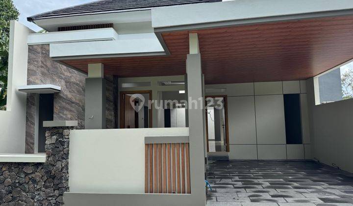 Rumah Tropis Modern Luas Di Jalan Kaliurang Km 13 2